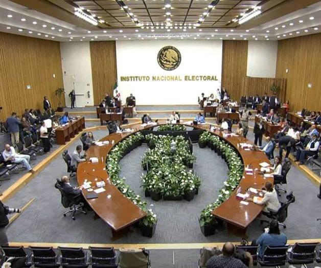 Discuten partidos en INE éxitos y fracasos en elecciones