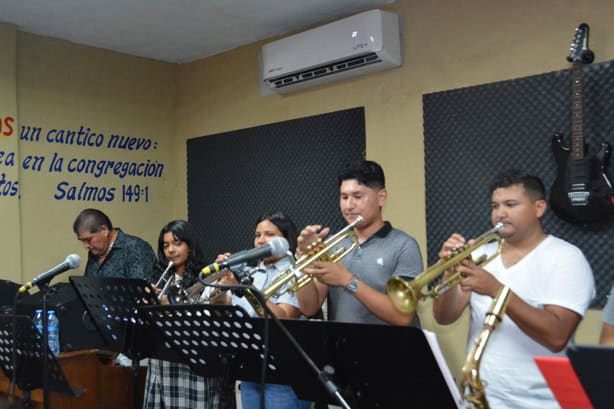 Jóvenes músicos integrados al proyecto