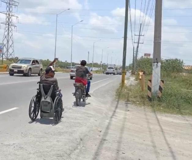 Se solidarizan con vecino discapacitado Se solidarizan con vecino discapacitado
