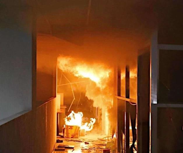 Maestros de la CETEG incendian oficinas del SNTE Maestros de la CETEG incendian oficinas del SNTE