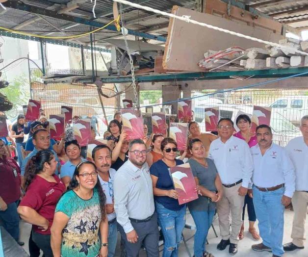 Entrega Itavu escrituras a familias en la Nuevo México