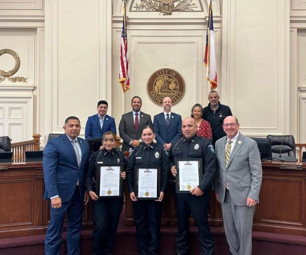 Reconocen humanismo de oficiales por rescate de niños