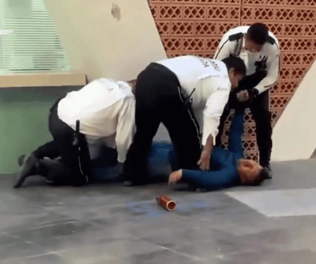 Exige medicamento, lo someten y convulsiona en IMSS-Colima Exige medicamento, lo someten y convulsiona en IMSS-Colima
