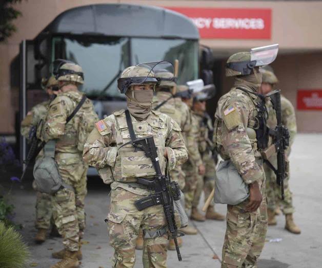 Guardia Nacional se enfrenta a manifestantes horas después de llegar a LA por órdenes de Trump Guardia Nacional se enfrenta a manifestantes horas después de llegar a LA por órdenes de Trump