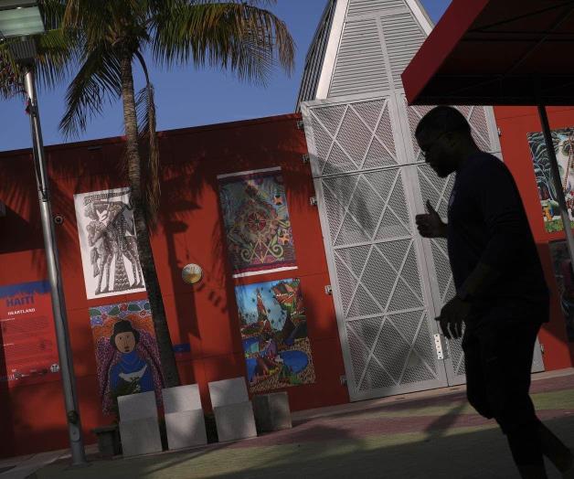 Restricciones de viaje decretadas por Trump empiezan el lunes