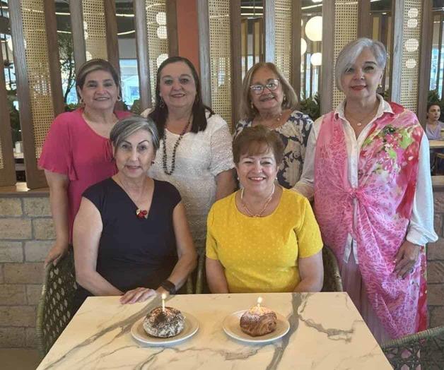 Siguen los convivios para Elizabeth y Rosy Siguen los convivios para Elizabeth y Rosy
