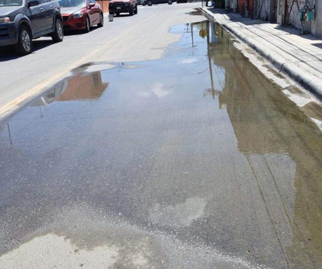 Fuga de agua limpia en La Ca&ntilde;ada preocupa a vecinos