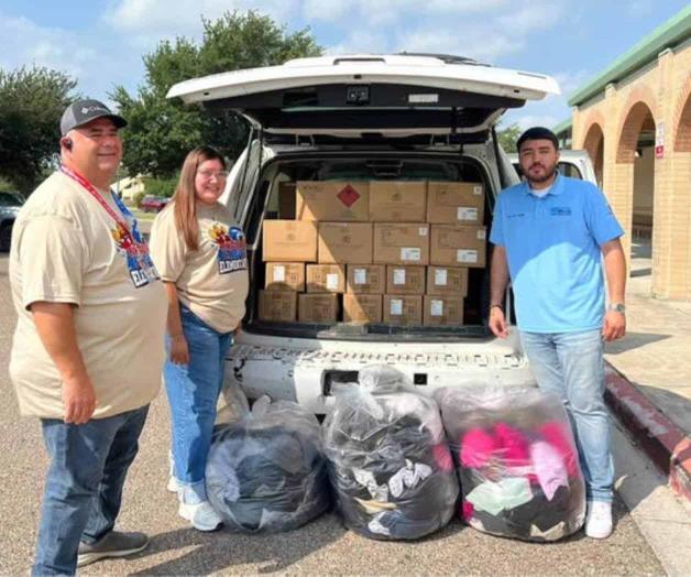 Dona escuela texana ropa a niñas y niños Dona escuela texana ropa a niñas y niños