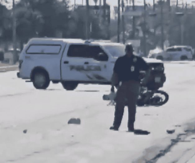 Muere motociclista al chocar con un camión Muere motociclista al chocar con un camión