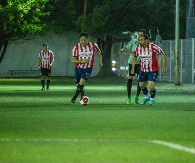 Periodistas, líder e invicto