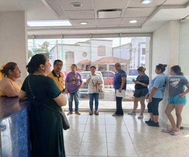 Habitantes de R&iacute;o Bravo protestan en CFE por fallas en suministro... otra vez