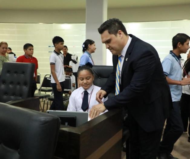 Reconocen esfuerzo de estudiantes tamaulipecos