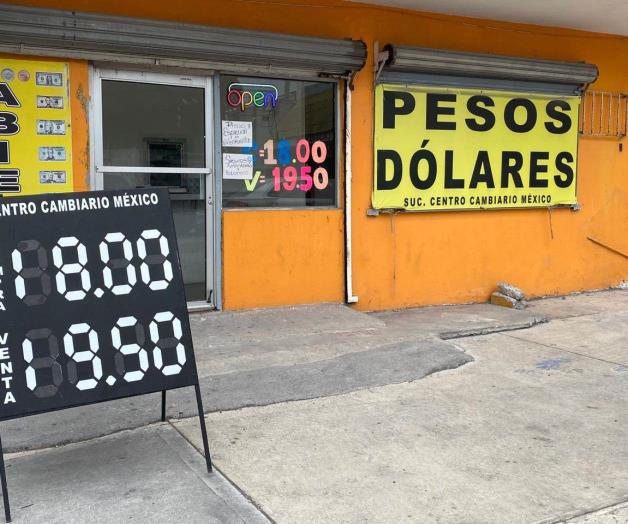 Registra dólar ligera caída