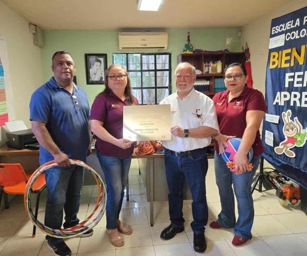 Certifican escuela  promotora de salud