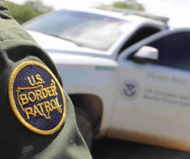 Agentes de Patrulla Fronteriza rescatan a una persona en el río Agentes de Patrulla Fronteriza rescatan a una persona en el río