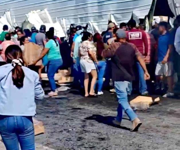 Choque múltiple en la Victoria-Tula deja un herido y desata rapiña Choque múltiple en la Victoria-Tula deja un herido y desata rapiña