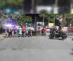 Cierran avenida  por corte de luz