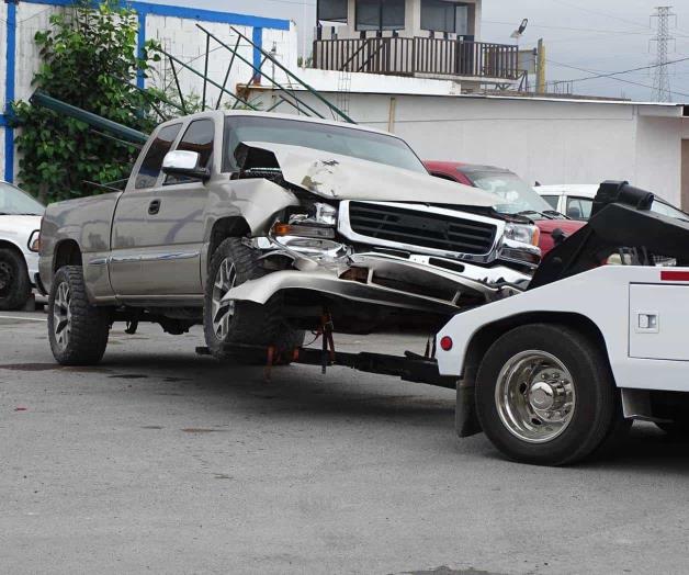 Chocan tres  por alcance