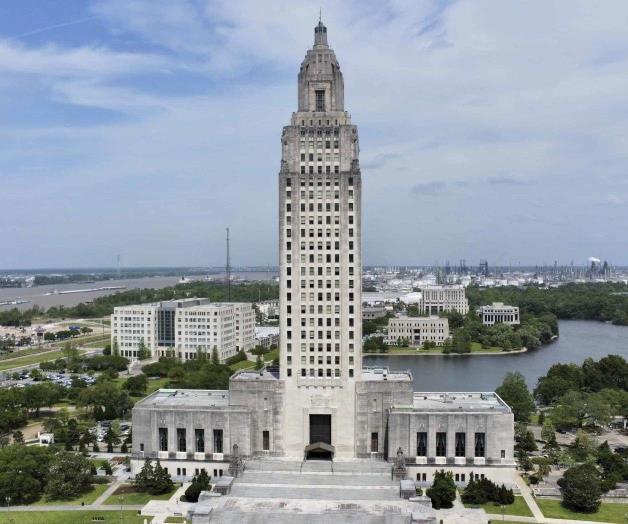 Penalizan a funcionarios que frenen ley migratoria