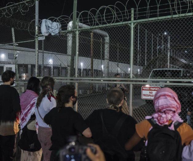 Escapan 4 de Delaney Hall