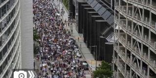 Salen miles a protestar en EU contra Donald Trump