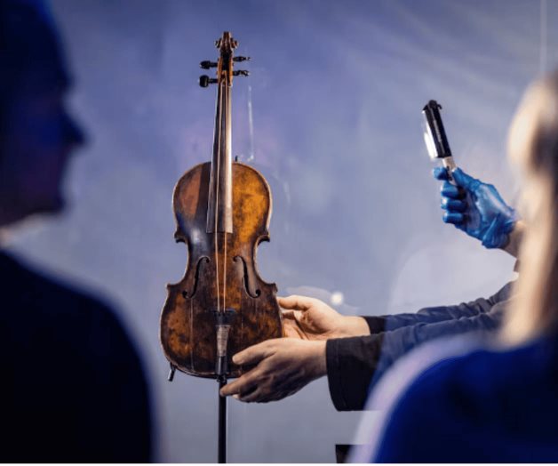 Retrato de bisabuelo con violín Retrato de bisabuelo con violín