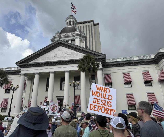 Trump le ordena al ICE  ampliar deportaciones