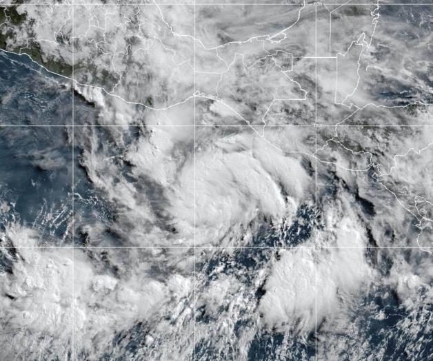 Huracán Erick se forma ante costa mexicana del Pacífico y amenaza con inundaciones y deslaves Huracán Erick se forma ante costa mexicana del Pacífico y amenaza con inundaciones y deslaves