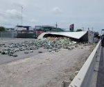 Se registra una volcadura de un trailer en el libramiento del Puente Internacional Pharr-Reynosa.