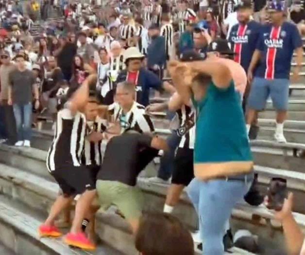 Aficionados de PSG y Botafogo protagonizan pelea en Mundial de Clubes Aficionados de PSG y Botafogo protagonizan pelea en Mundial de Clubes