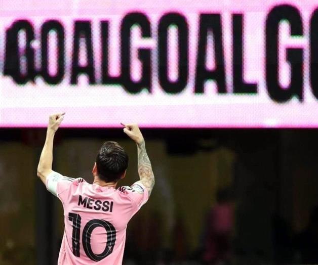 Messi admira la carrera de CR7