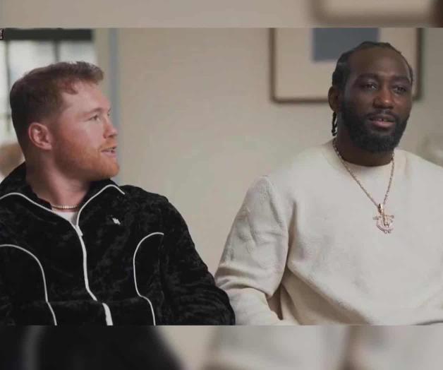 La reacci&oacute;n del Canelo ante una respuesta de Terence Crawford
