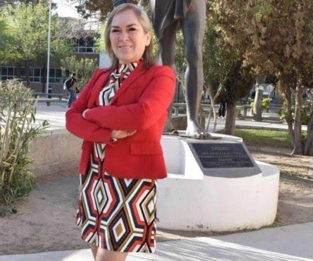 Recibe constancia como jueza ex abogada de El Chapo