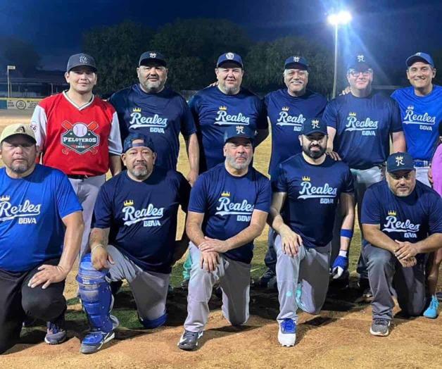 Reales ganan y &acute;siguen vivos&acute;