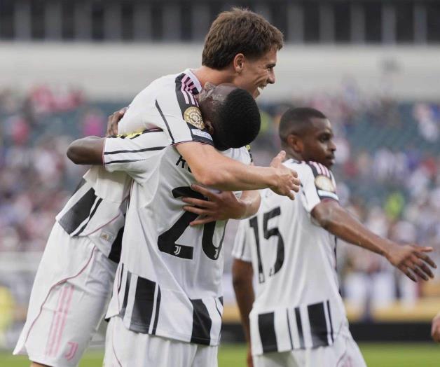 Kenan Yildiz anota par de goles en la victoria de la Juve