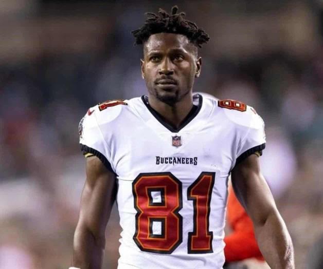 Antonio Brown huye de EE. UU. tras acusación por asesinato Antonio Brown huye de EE. UU. tras acusación por asesinato