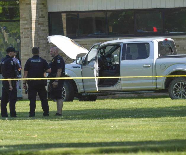 Hombre armado dispara en iglesia de Michigan