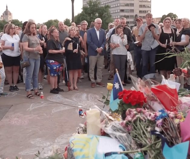 Publicaciones de M. Lee indignan a sus colegas