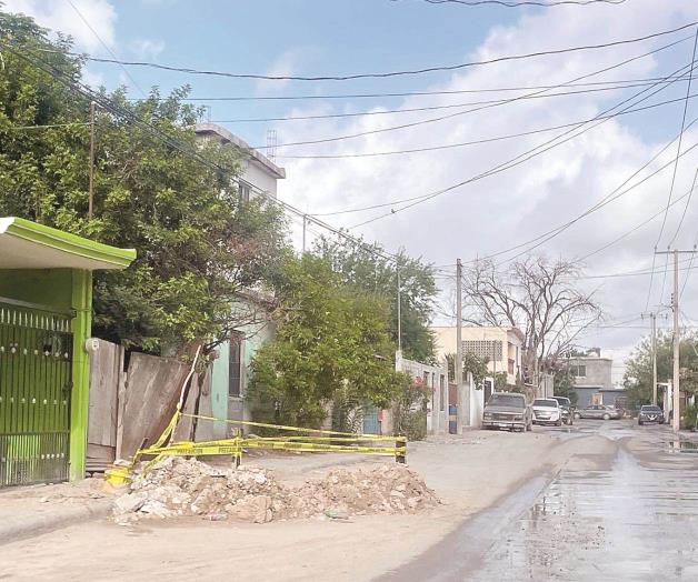 Reportan vecinos fuga sin reparar