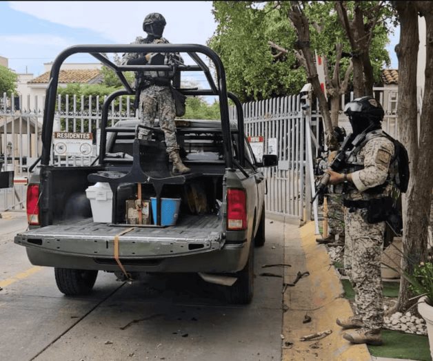 Militares resguardan viviendas con arsenal en Culiac&aacute;n