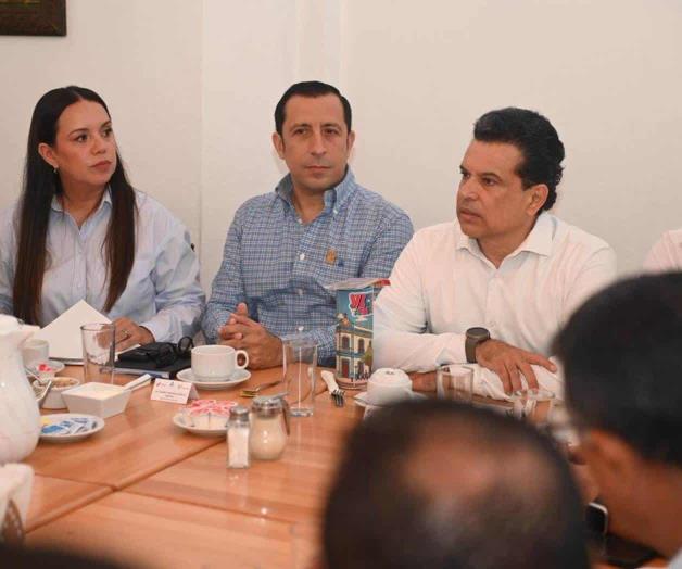 Estrechan los lazos Victoria y Canaco