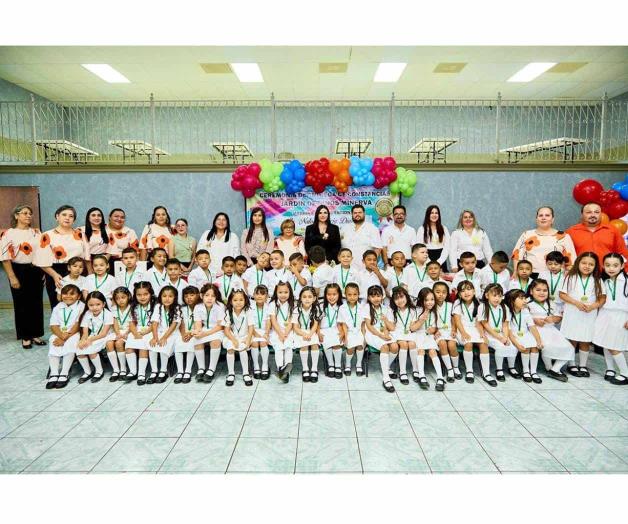 Apadrina Nataly graduación de jardín de niños Apadrina Nataly graduación de jardín de niños