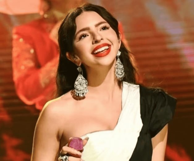 Sigan ladrando los perros: &Aacute;ngela Aguilar publica frase de Elizalde