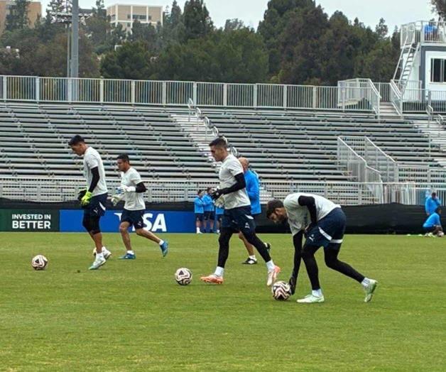 ¡No fallen Rayados!