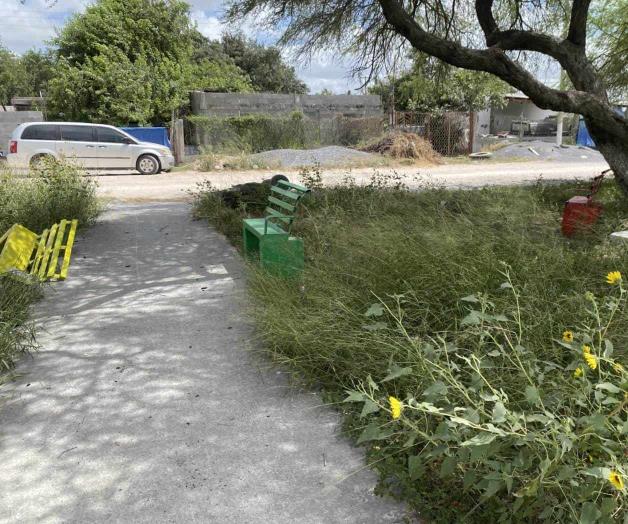 Plaza p&uacute;blica, enmontada y abandonada