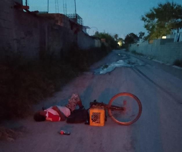 Hallan a hombre inconsciente en desolado camino
