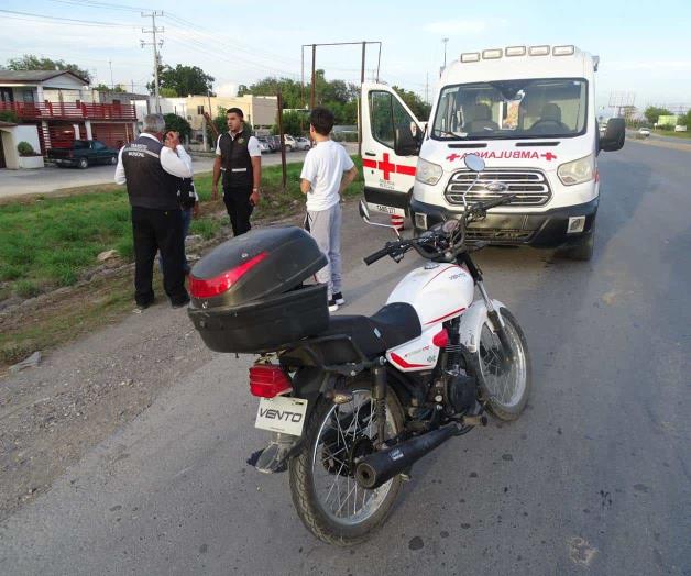 Chocan moto y compacto en el libramiento Chocan moto y compacto en el libramiento