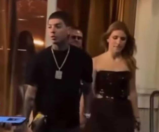 Pasean en Par&iacute;s