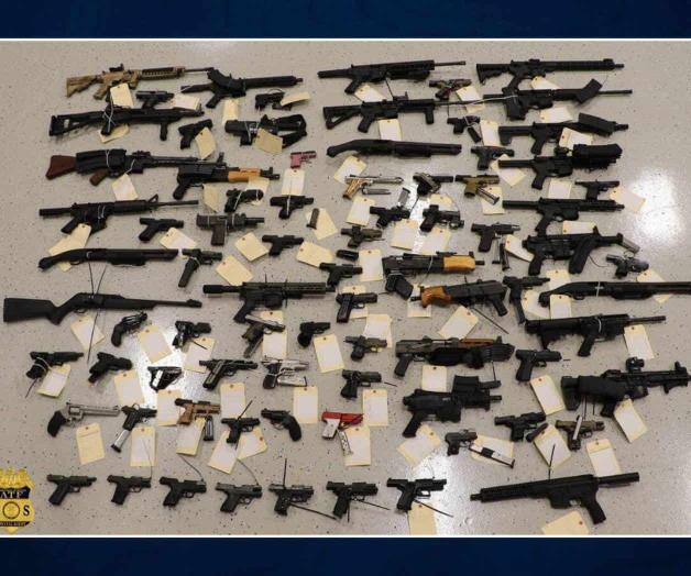 Realizan arrestos por armas y tráfico de drogas