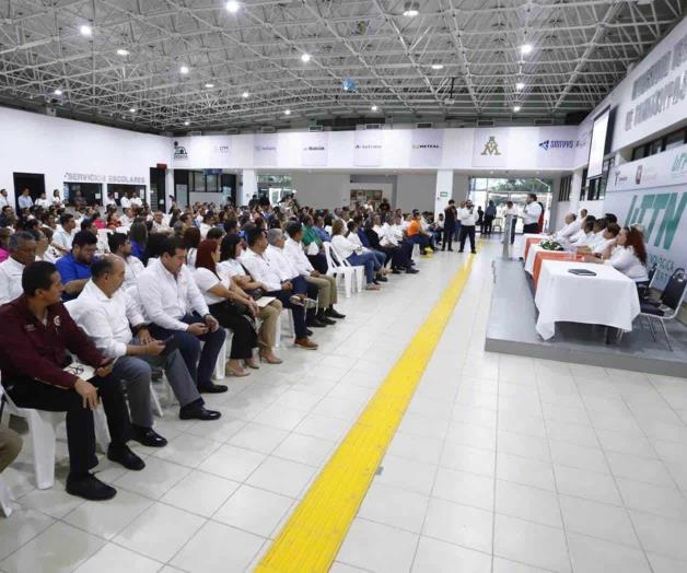 Entregan nombramientos a los jefes de ense&ntilde;anza